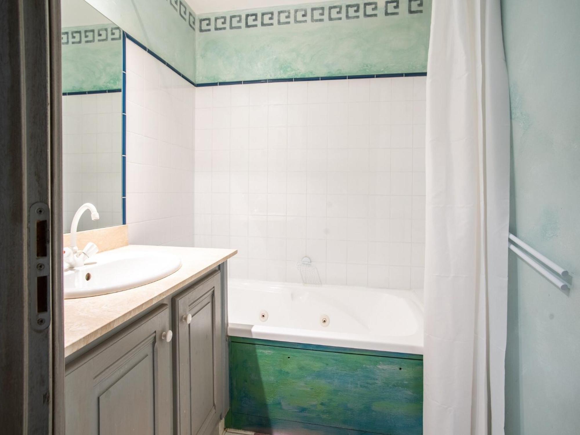 Cozy Apartment With Swimming Pool Terrace Garden Parking Montbrun-les-Bains Exterior photo